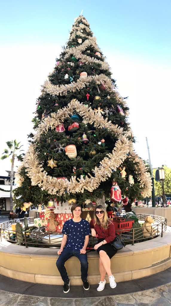 Christmas_Disneyland_1